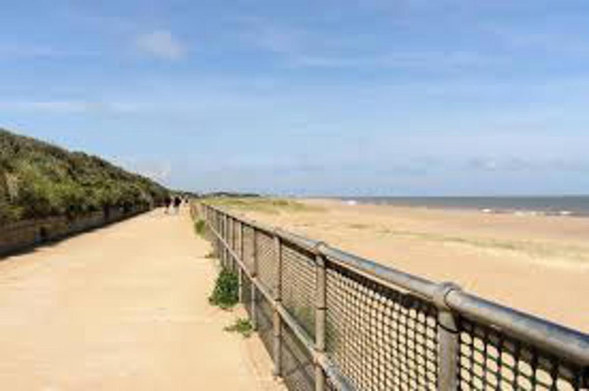Pet Friendly Holiday Home On Golden Palm Skegness Zewnętrze zdjęcie